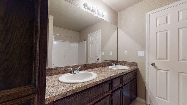 Building Photo - BEAUTIFUL  DUPLEX IN HARKER HEIGHTS !!!!