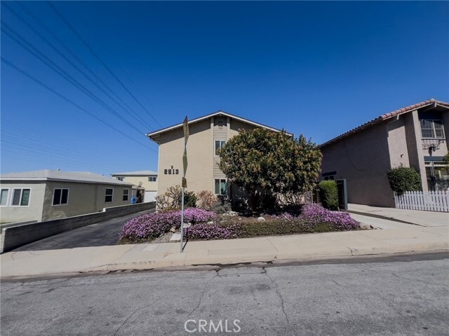 Building Photo - 2513 Ruhland Ave