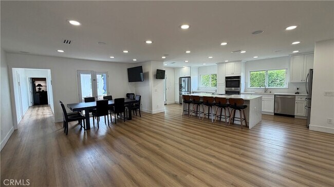 Foto del edificio - 5855 Shirley Ave