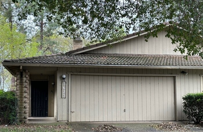 Primary Photo - Stockton 2 Bedroom 1 Bath Duplex