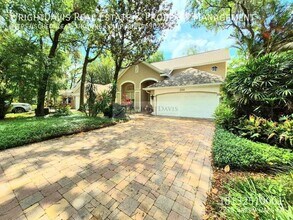 Building Photo - 2214 Green Oaks Ln