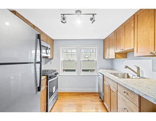 Building Photo - 120 Walden St