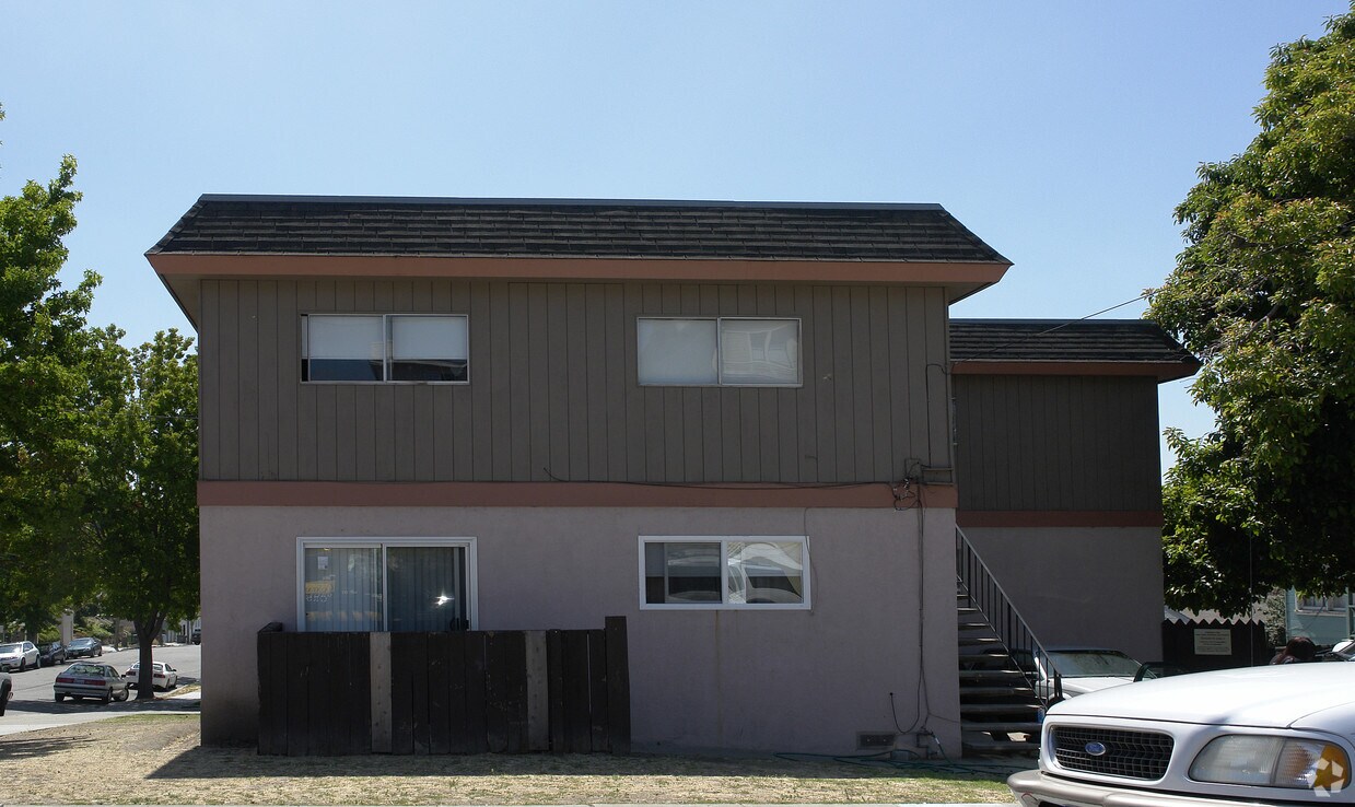 Foto principal - 1305 E 25th St
