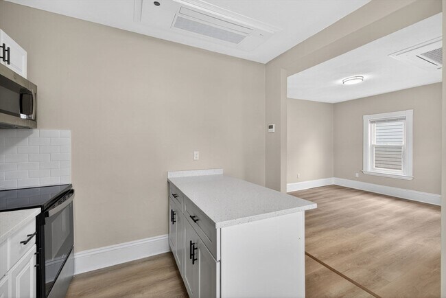 Building Photo - 91 Francis St