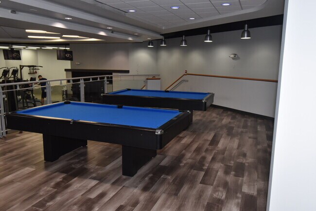 Building Photo - River Place #307 N