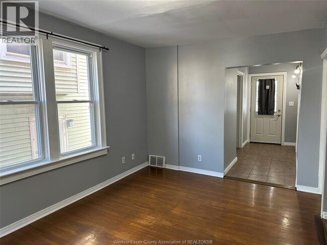 Photo du bâtiment - 1695 Howard Ave