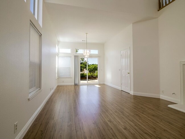 Foto del edificio - 25035 Eaton Ln