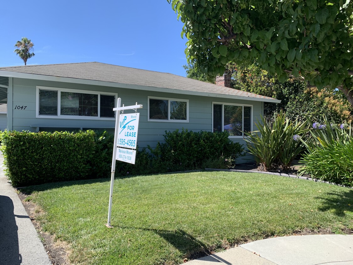 Primary Photo - 1047 Dodge Dr