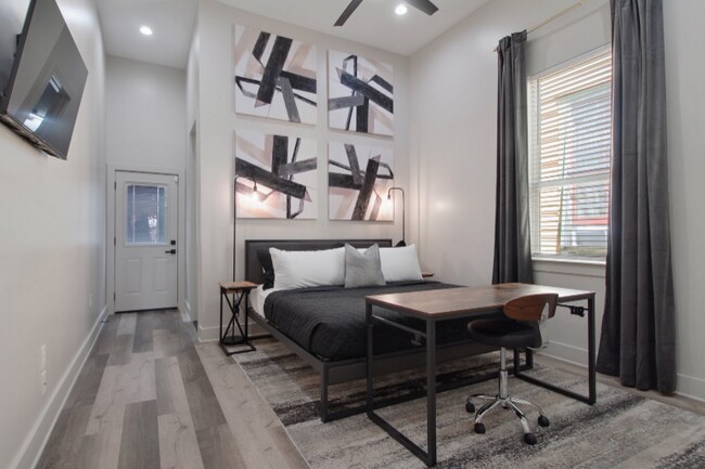 Foto del edificio - 1812 Elysian Fields Ave