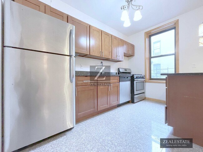 Building Photo - 506 Eastern Pkwy
