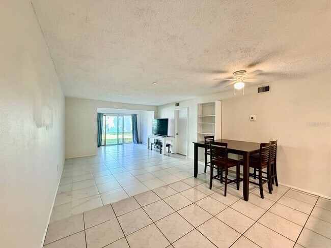 Building Photo - 7560 92nd St