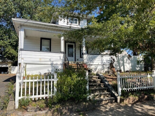 Building Photo - 174 Greylock Pkwy