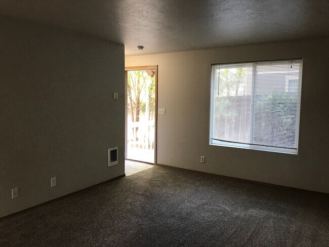 Foto del edificio - 150 NE 5th St