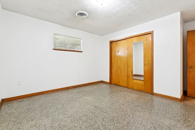 Foto del edificio - 124 Lake Ave