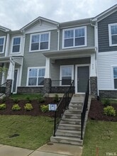 Building Photo - 912 Robbie Jackson Ln