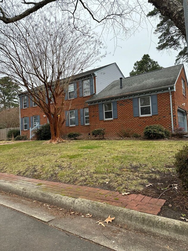 Primary Photo - Virginia Beach-Wesleyan Pines Single Famil...