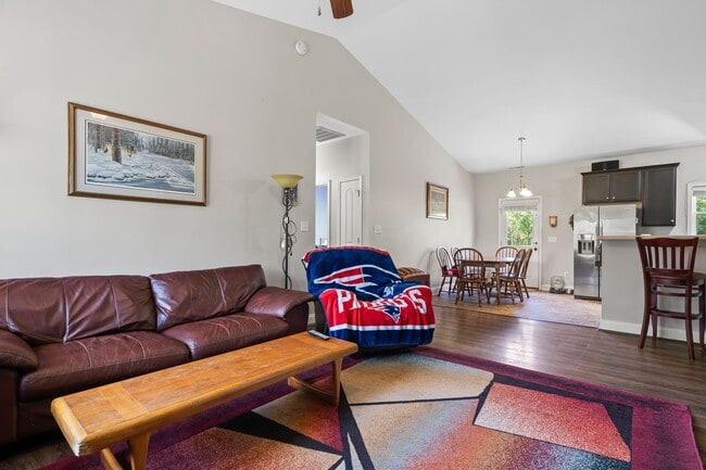 Building Photo - Folkstone Open Floor Plan