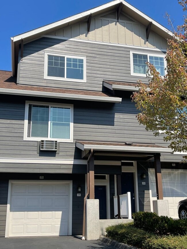 Beautiful Condo off Ellsworth! - Beautiful Condo off Ellsworth!