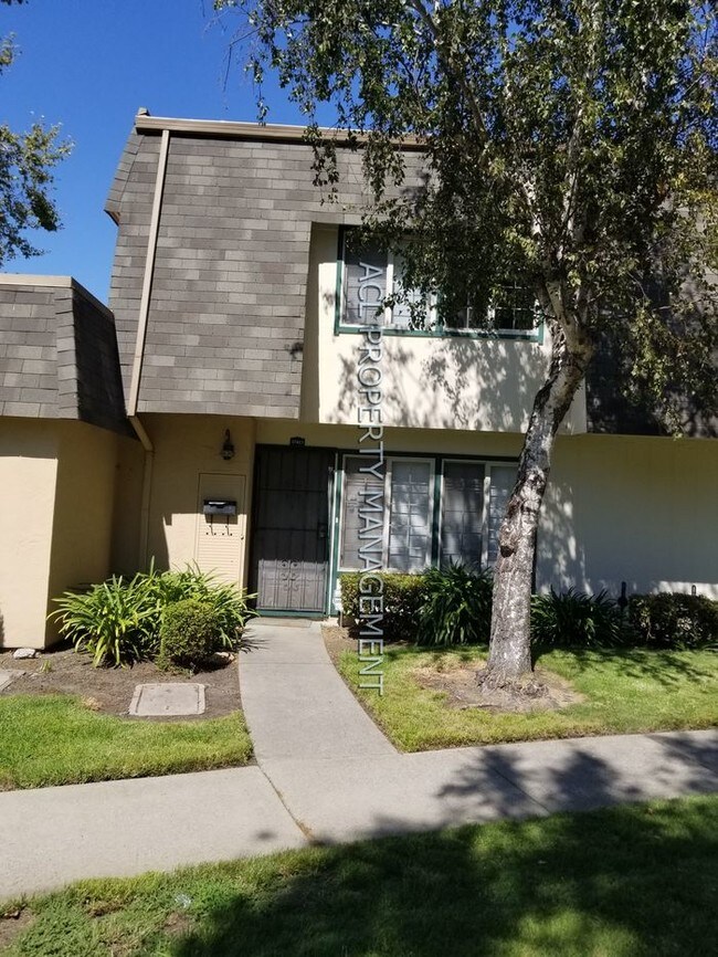 Building Photo - 27413 Lemon Tree Ct