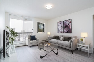 Building Photo - Deville Apartments