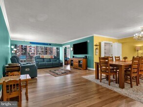 Building Photo - 1300 Crystal Dr