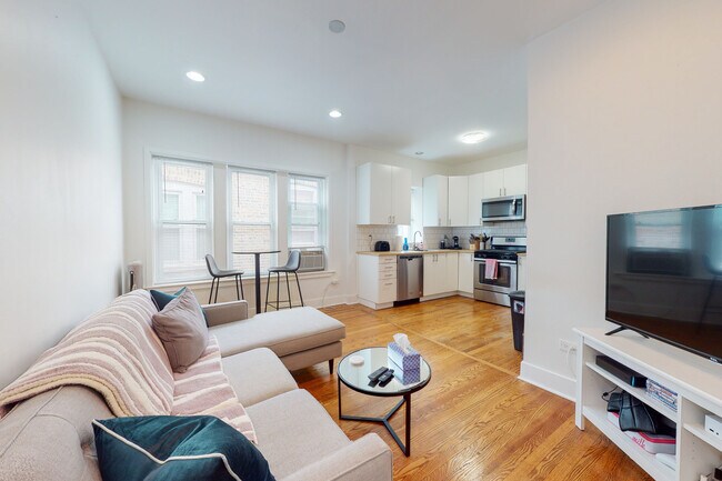 Foto del edificio - 4545 N Albany Ave