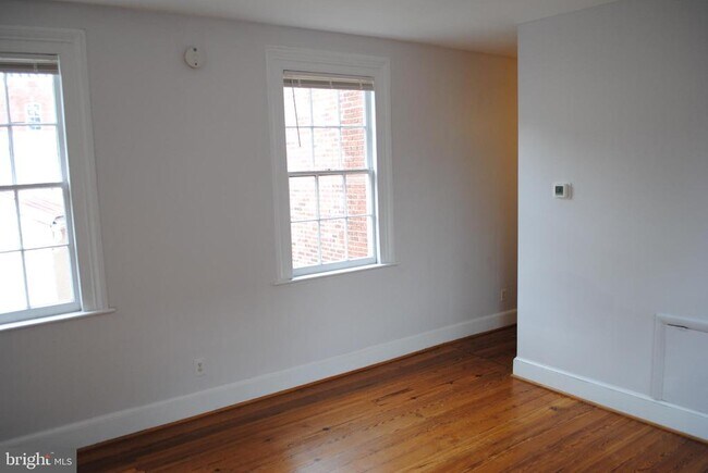 Foto del edificio - 1338 Wisconsin Ave NW