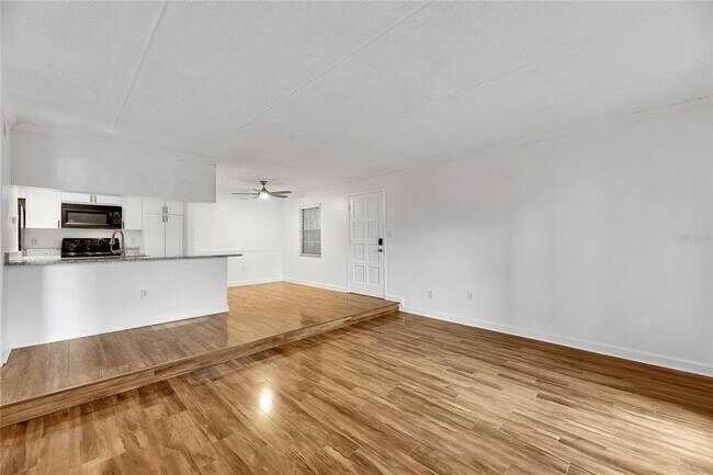 Foto del edificio - 5304 W Kennedy Blvd