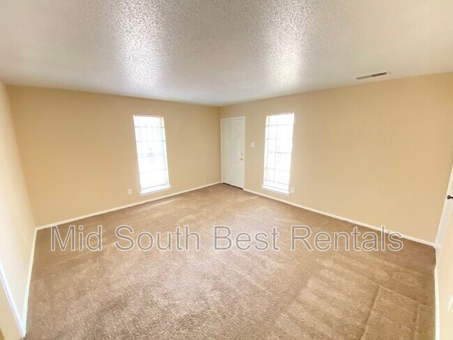 Building Photo - 3239 Carnes