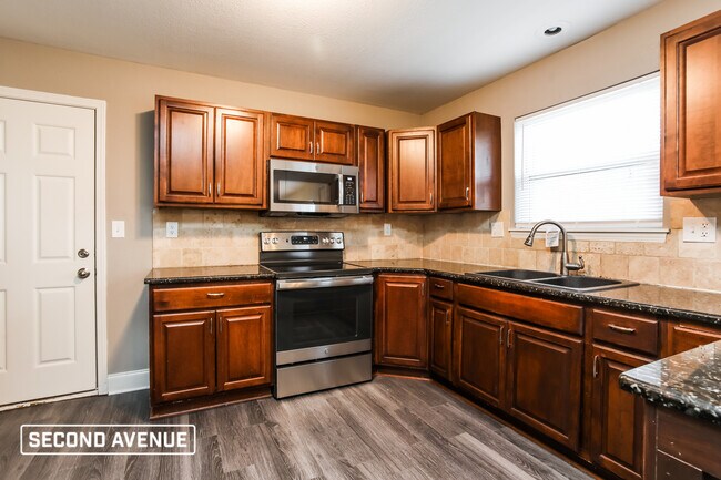 Foto del edificio - 5631 N Quincy Ave