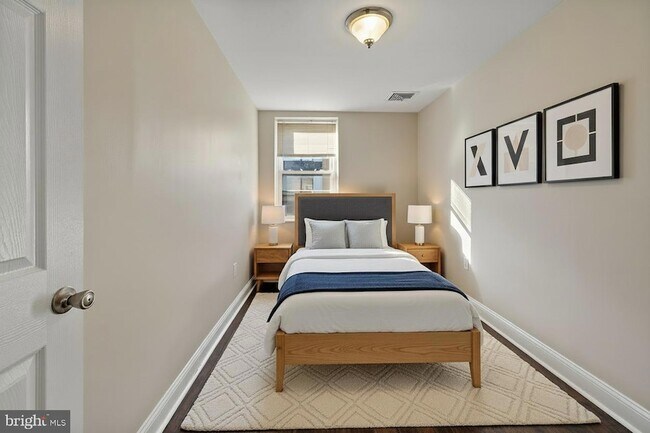 Foto del edificio - 443 Fairmount Ave