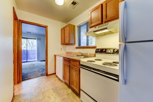 Building Photo - 2005 Goss St