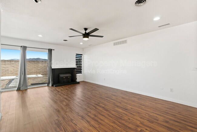 Foto del edificio - 11004 Collinwood Dr