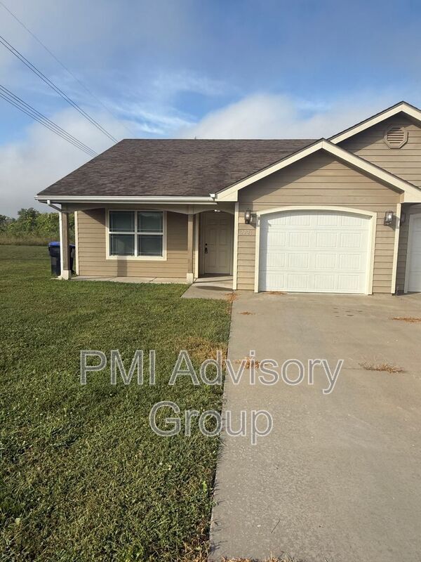 Building Photo - 2721 SE Taurus Ct
