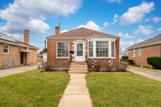 Building Photo - 2513 18th Ave