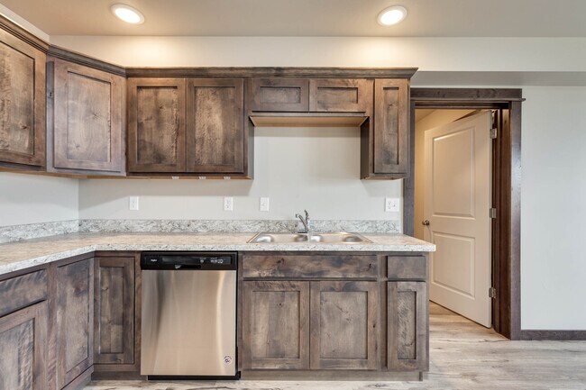Building Photo - 1307 Westwood Cir