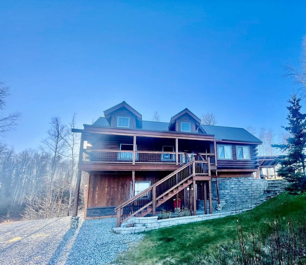 Primary Photo - Amazing custom built Alaskan Log home acro...
