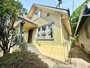 Building Photo - 806 SE 45th Ave