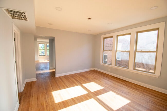 Good sized dining area, or second living area - 4921 W Addison St