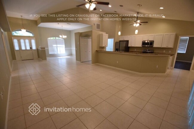 Building Photo - 456 San Ambrosio St