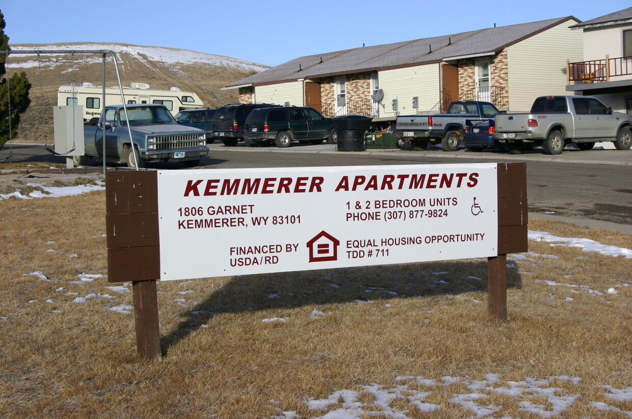 Primary Photo - Kemmerer Apartments