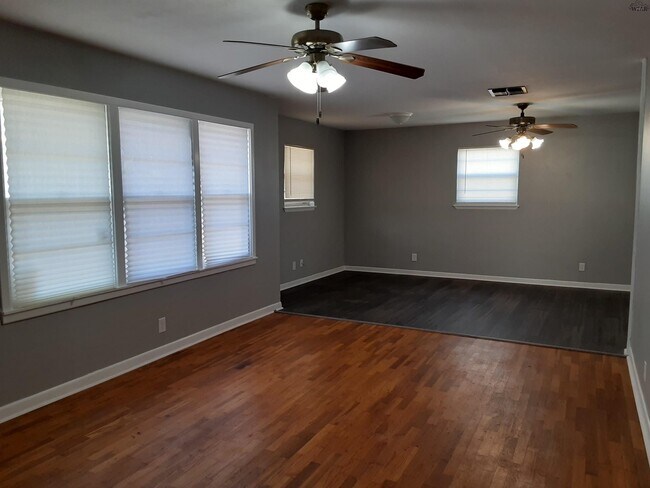 Foto del edificio - 1214 Glidewell Ave