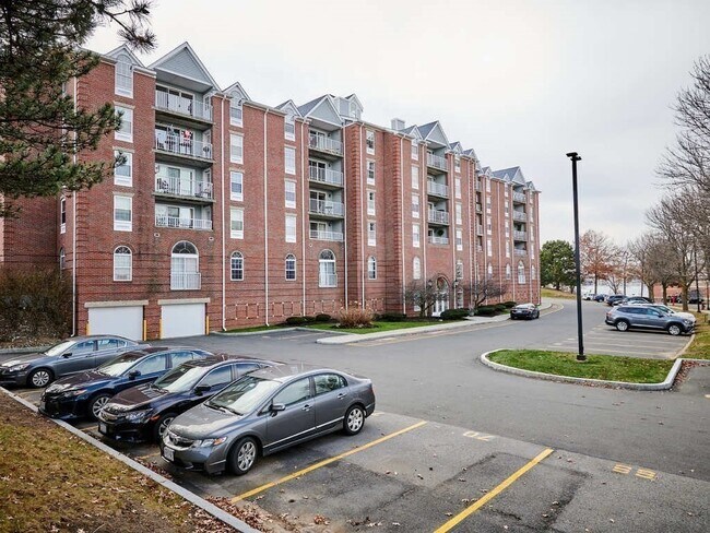 Foto del edificio - 100 Boatswains Way