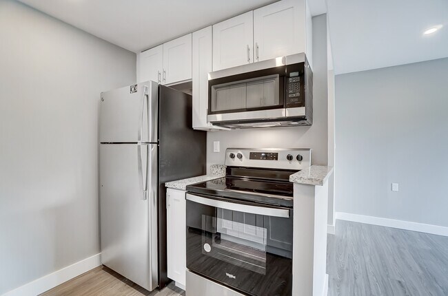 Building Photo - High Pointe Apartments