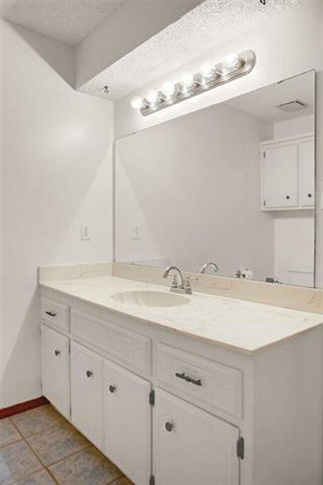 Foto del edificio - 7614 NW Andrews