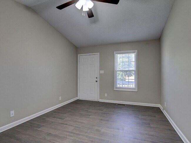 Foto del edificio - Super cute Ranch Move-In Ready!