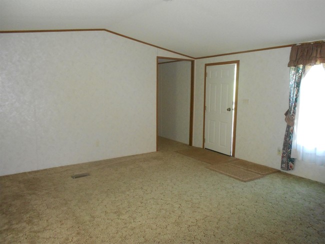 Foto del edificio - 42832 Gibson Rd