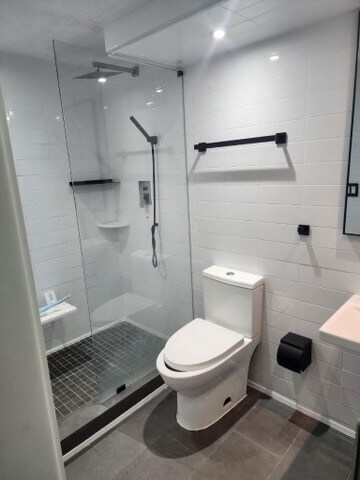 Foto del edificio - 4205 Peachtree Dunwoody Rd