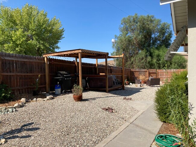 Foto del edificio - 76955 Indian Valley Rd