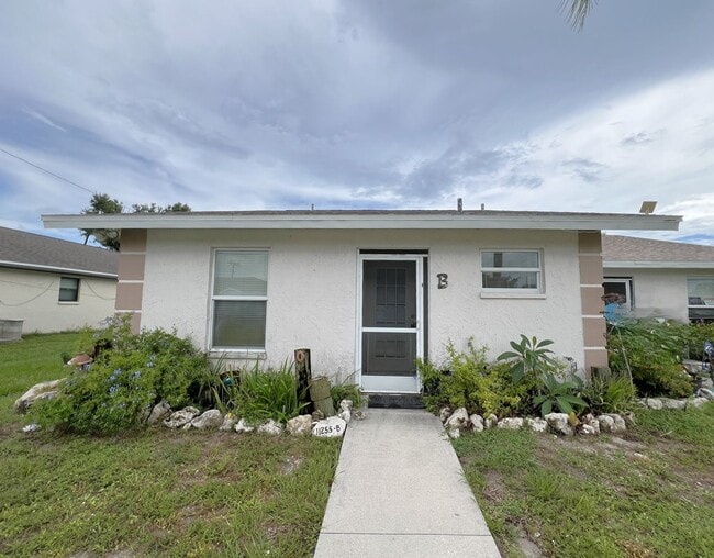 Building Photo - 11255 Pendleton Ave